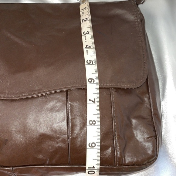 Vintage Hala Shoulder Bag Lightweight Flap Fold Over Dark Brown Gold Hardware - Picture 5 of 14